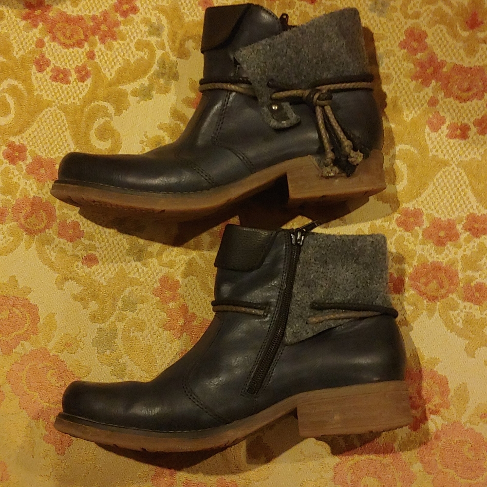 Rieker Fleece Lined Ankle Booties size 40